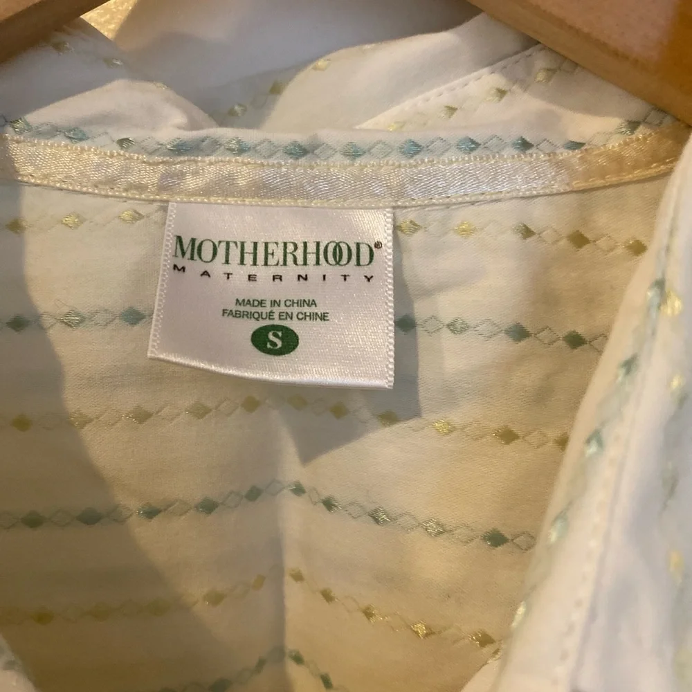 Maternity button down top - Picture 4 of 4